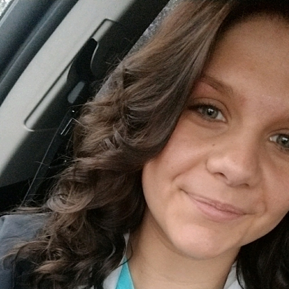 Meet your Posher, Melissa